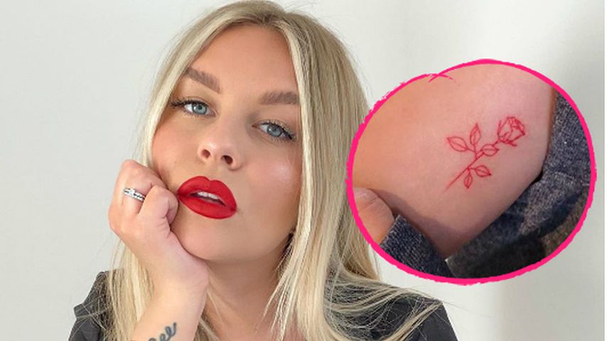 Eine rote Rose: Dagi Bee präsentiert ihr neues Tattoo