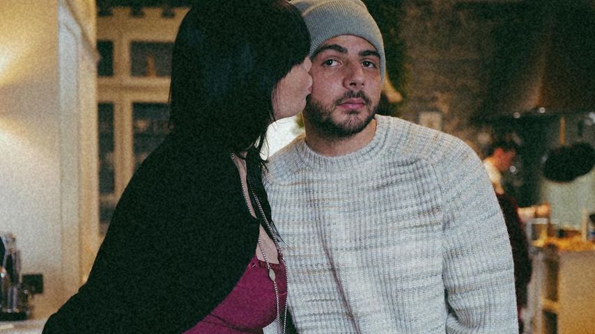 Daisy Lowe mit ihrem Schatz Jordan Saul an Weihnachten 2022