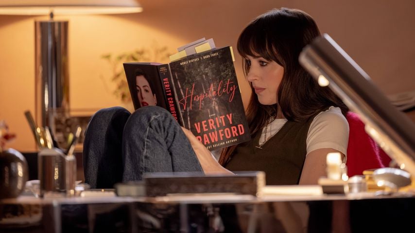 Dann startet "Verity" mit Anne Hathaway und Dakota Johnson
