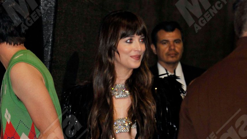 Dakota Johnson bei der Gucci-Fashionshow im November 2021
