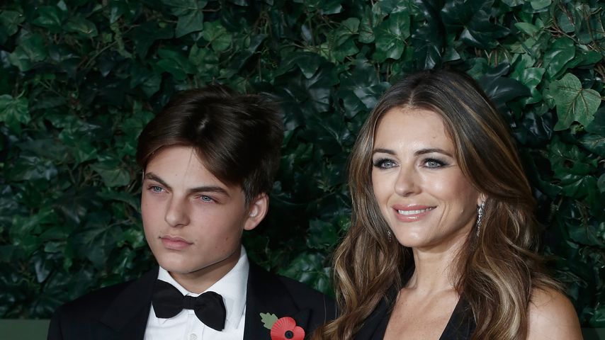 Liz Hurley (50) postet heißen Oben-ohne-Schnappschuss