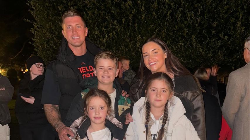 Dan Osborne und Jacqueline Jossa mit ihren zwei Töchtern und Dans Sohn