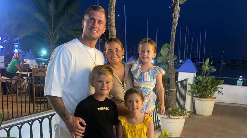 Seltener Anblick: Jacqueline Jossa und Dan urlauben mit Kids