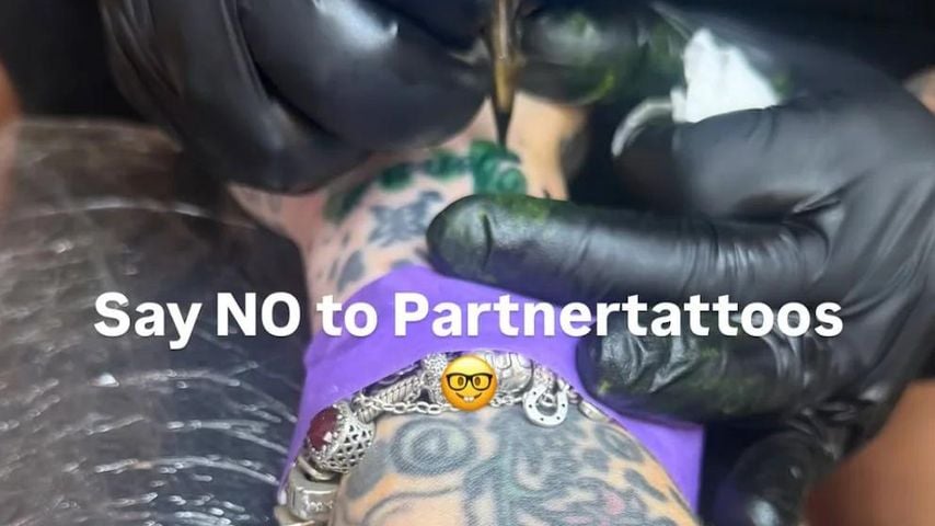 Dana Diekmeier beim Tattoowierer, Mai 2026