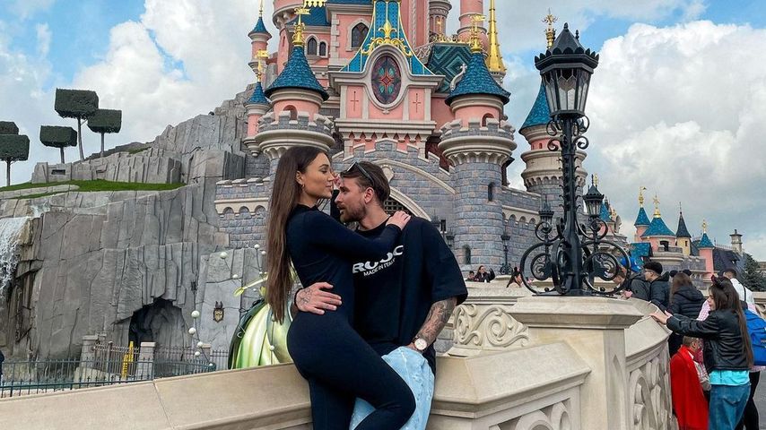 Liebes-Urlaub in Paris: Dana und Gigi besuchen Disneyland!