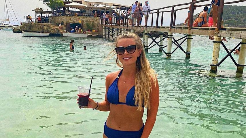 Dani Dyer im Urlaub