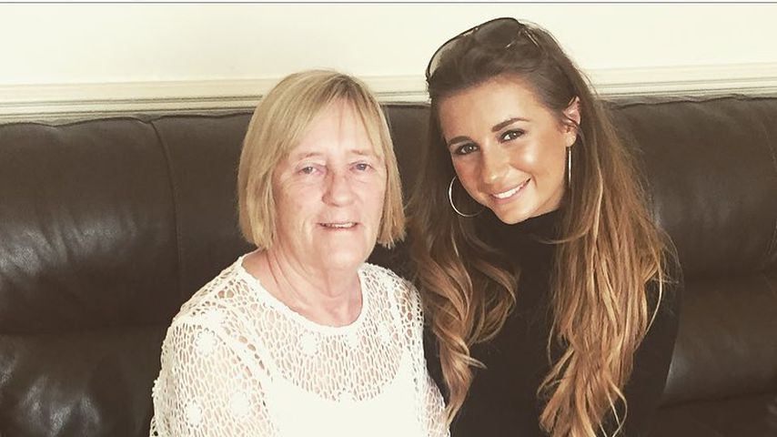 Dani Dyer mit ihrer Großmutter Chris