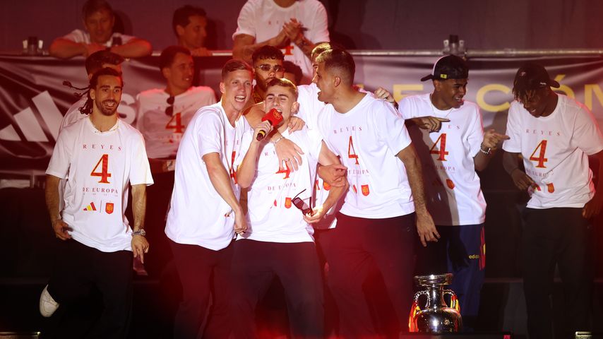 Dani Olmo, Fermin Lopez und Rodri im Juli 2024