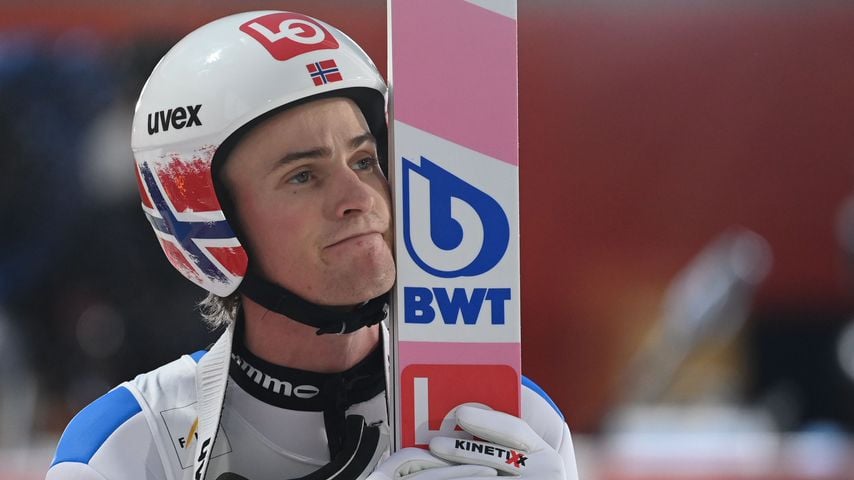 Nach Horror-Unfall: Skisprungstar wird aus dem Koma geholt