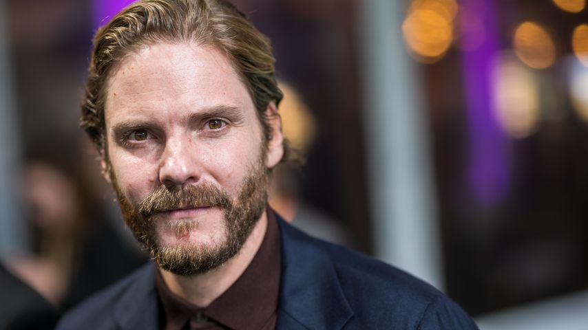 "Kaiser Karl": Daniel Brühl spielt Karl Lagerfeld für Disney