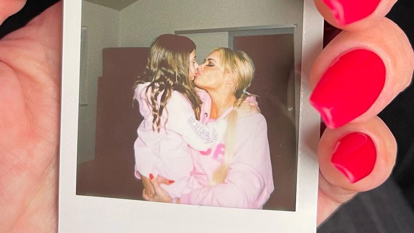 Daniela Katzenberger postet Kussfoto mit Töchterchen Sophia