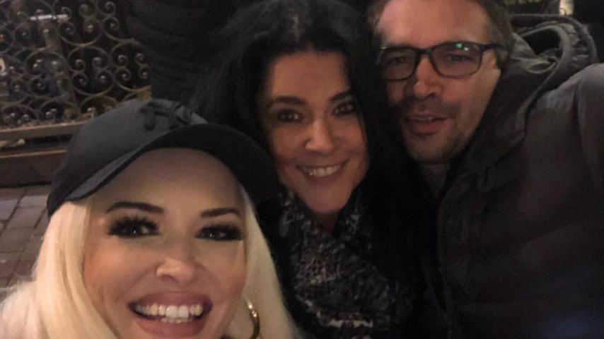 Daniela Katzenberger mit ihrer Mutter Iris und ihrem Bruder Tobias im Dezember 2019