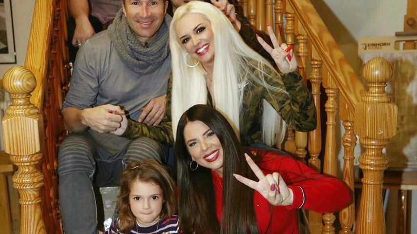 Daniela Katzenberger und Jenny Frankhauser mit der gesamten Familie