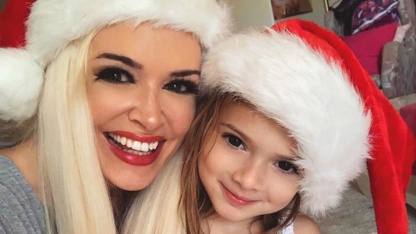 Daniela Katzenberger und Sophia Cordalis mit Nikolausmützen am Nikolaustag 2019