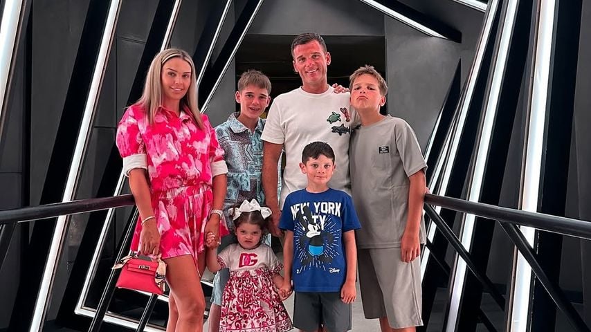 Model Danielle Lloyd und Michael O'Neill machen mit vier ihrer fünf Kids einen Ausflug, August 2024.