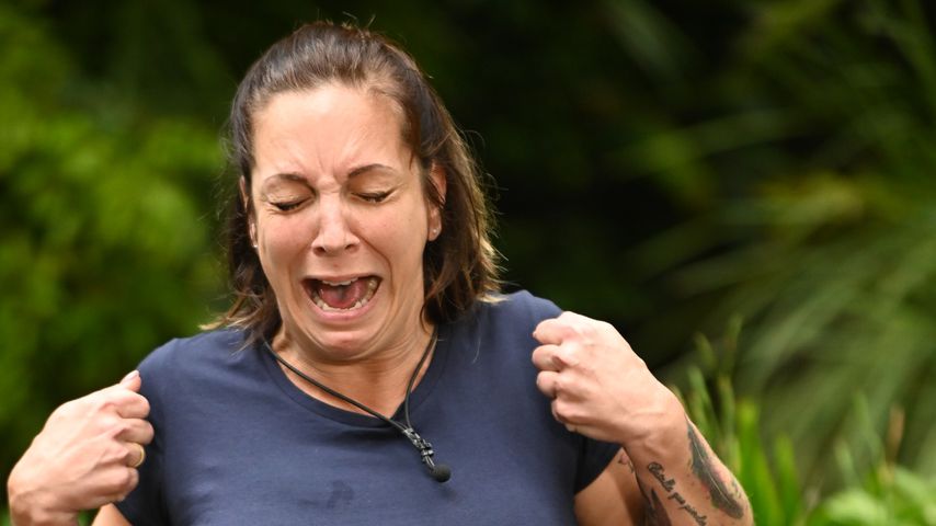Danni Büchner bei der Dschungelprüfung "Heißer Stuhl"