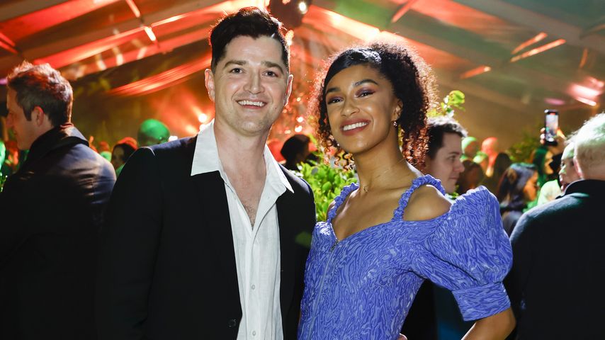 Danny O'Donoghue und Anais Niang im März 2023