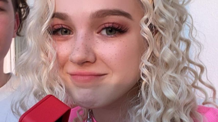 Darya Sudnishnikova mit ihrem Verlobungsring