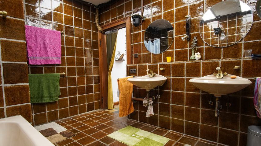 Das Badezimmer im Sommerhaus der Stars 2020