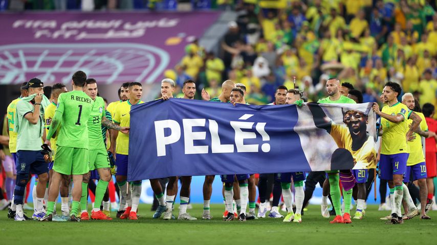 Bei WM: Brasilianisches Team widmet Pelé rührende Geste