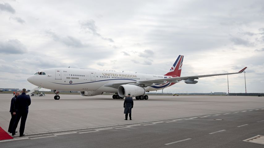 König Charles' Flugzeug am Berliner Flughafen