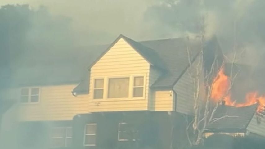 Das Haus von Sängerin Jhené Aiko in Flammen, bei Waldbränden von L.A.