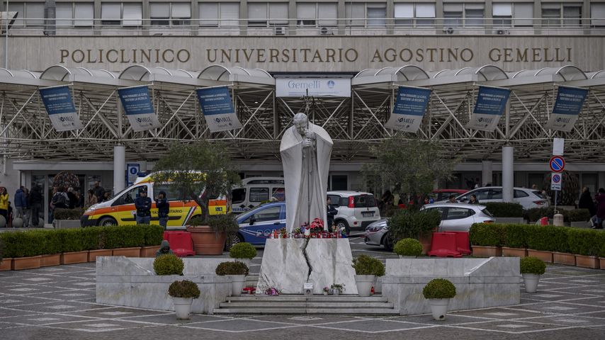 Krankenhaus in Rom, in dem Papst Franziskus aktuell behandelt wird