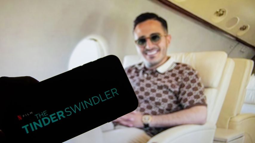 Logo des Netflix-Films "The Tinder Swindler", Simon Leviev im Hintergrund