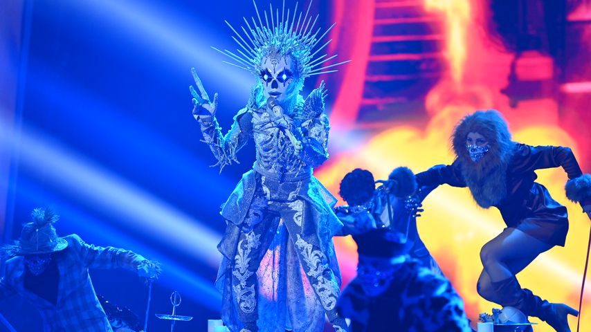Das Skelett ohne Rock im "The Masked Singer"-Finale