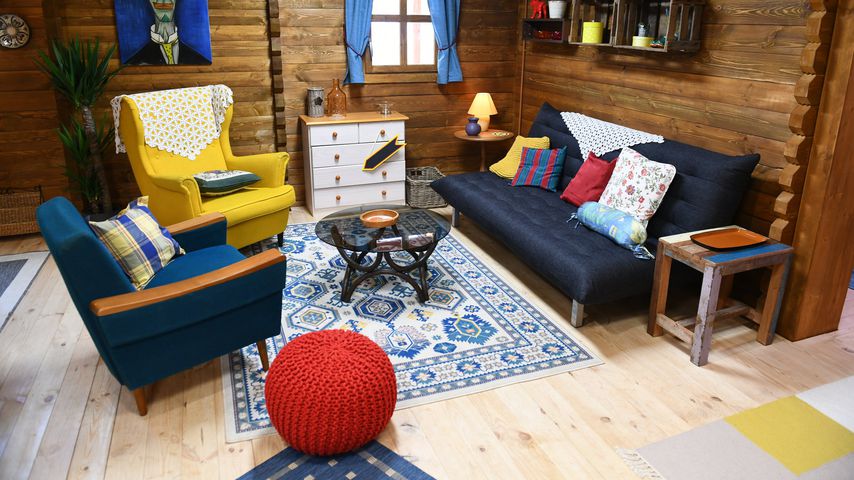 Das Wohnzimmer im "Big Brother"-Blockhaus 2020