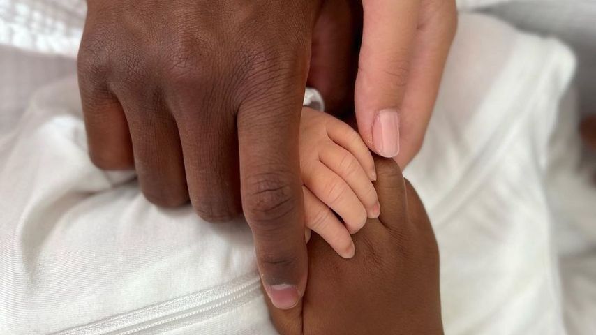 David Alaba und Shalima Heppner und ihr Baby