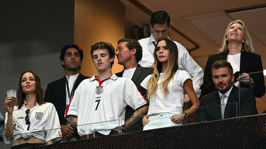 David, Victoria und Cruz Beckham mit Jackie Apostel beim WM-Halbfinale England gegen Argentinien in Atlanta