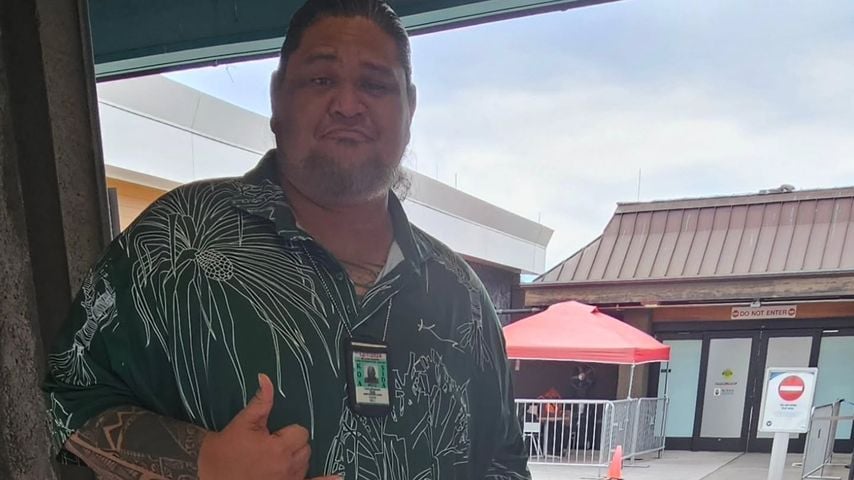David Bell mit Maia Kealoha, der Darstellerin von Lilo, am Set von "Lilo & Stitch"