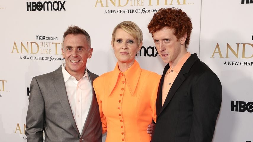 David Eigenberg, Cynthia Nixon und Niall Cunningham, Serienfamilie aus "Sex and the City"