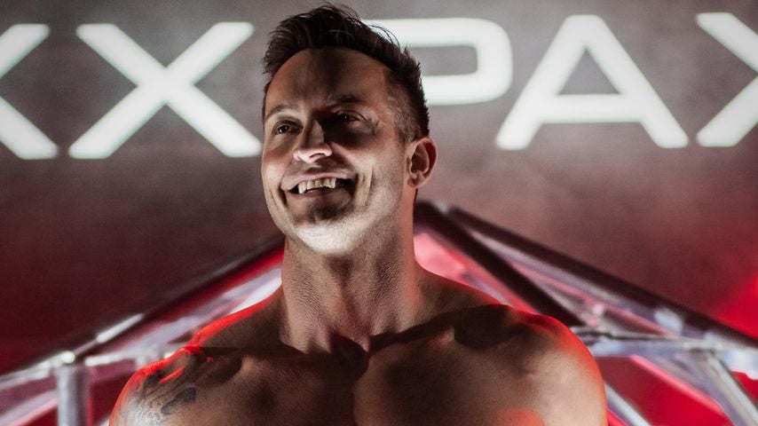 SixxPaxx-Star David Farell