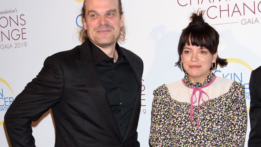 David Harbour und Lily Allen