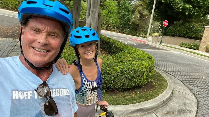 David Hasselhoff und seine Frau Hayley Roberts bei einer Fahrradtour im August 2020