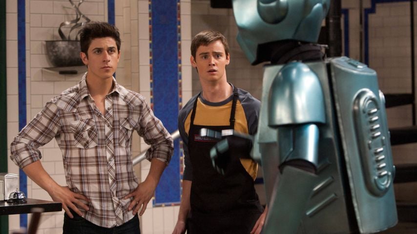 David Henrie und Dan Benson in einer Szene aus "Wizards of Waverly Place" (Staffel 4, 2011).
