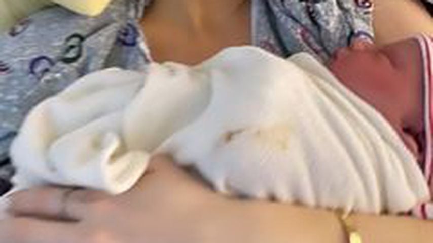 David Henries Frau mit ihrem Baby