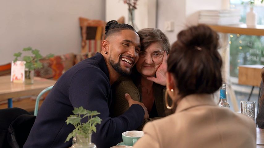 "Ist top": Die Bachelor-Girls lernen Davids Mutter kennen