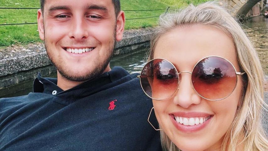 Influencerin Scarlett London mit ihrem Verlobten David