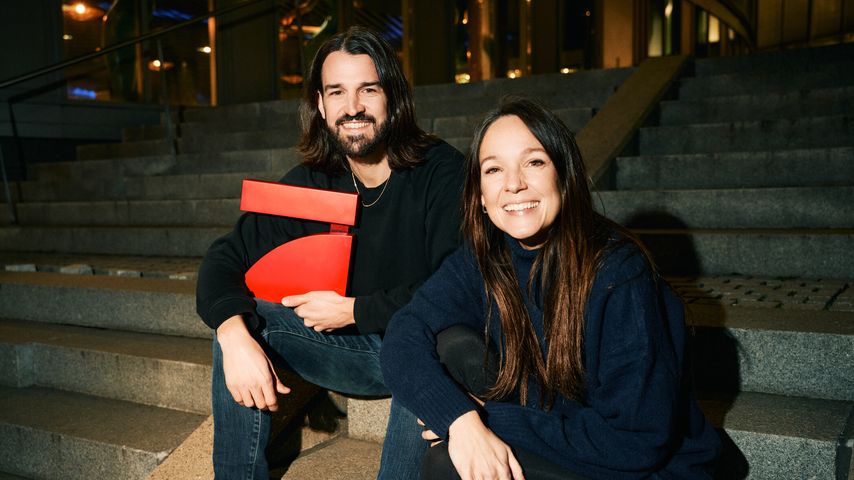 David und Carolin Kebekus für die neue Show "Wir gegen die! Die Kebekus Geschwister Show"