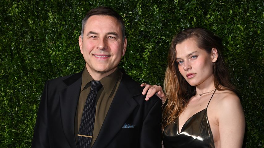 Wieder vergeben? David Walliams mit Model bei BAFTA-Dinner