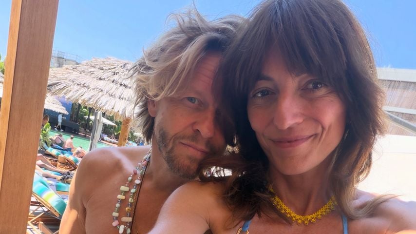 Davina McCall zeigt ihre starken Bauchmuskeln nach ihrer Krebsbehandlung.