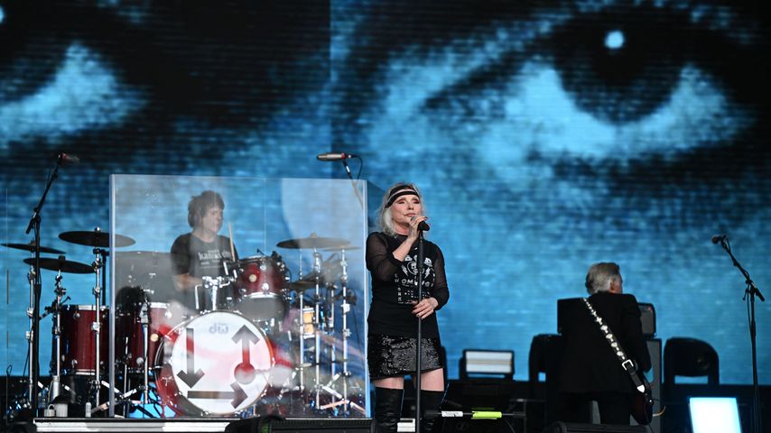 Debbie Harry, am 25. Juni 2023 auf dem Glastonbury Festival in England