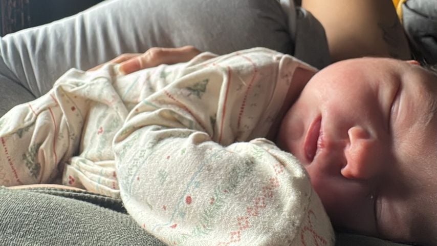 Debby Ryans Baby, Dezember 2025