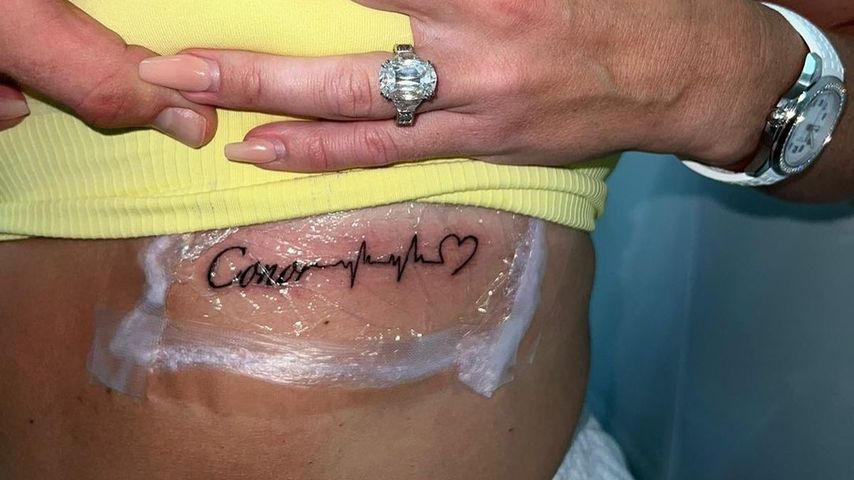Dee Devlins neues Tattoo, August 2022