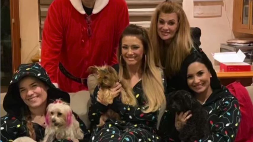 Musikgröße Demi Lovato mit ihrer Familie