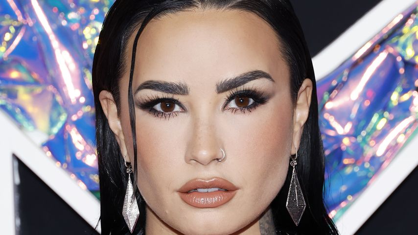 Demi Lovato feiert ihre Verlobung mit Freunden und Familie