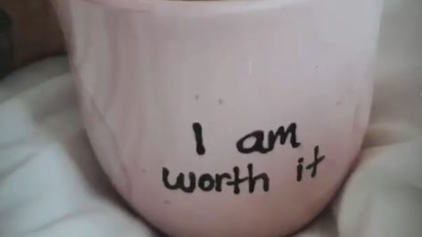 Demi Lovatos Tasse